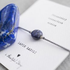 Bracelet en pierres précieuses Lapis Lazuli.